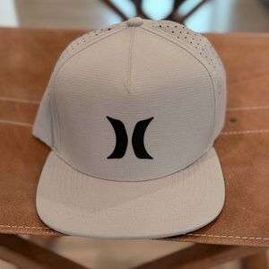 NWOT Hurley light gray hat